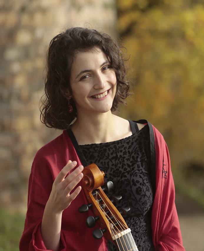 Portrait de la gambiste Manon Papasergio